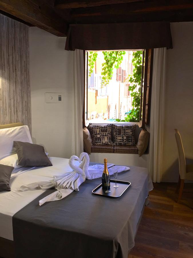 Do-Do Navona Suites Рим Стая снимка